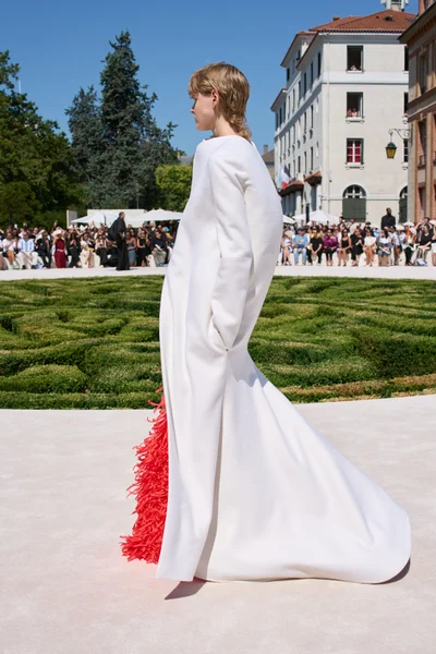 Look 7